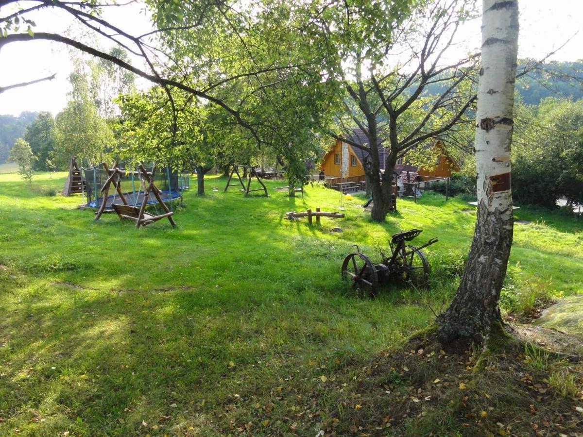 Miniresort Amulet Hrubá Skála Esterno foto